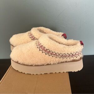 UGG Tazz Heritage Braid Sherpa size 8 NEW